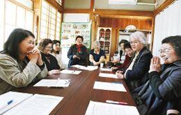 学習会も楽しくすすめます
