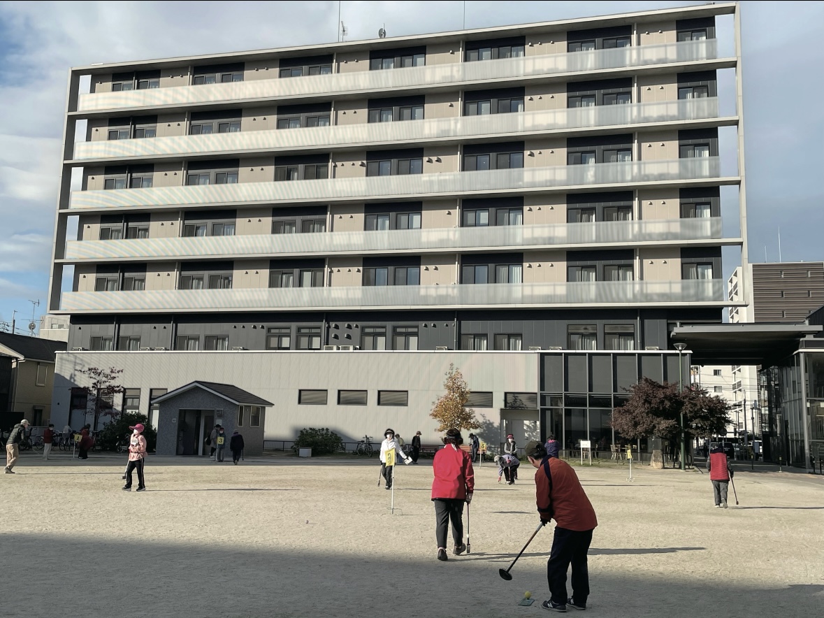 サービス付高齢者住宅かめじまでは、入居者が地域のグランドゴルフに参加されるなど住む場所が変わっても新たなつながりをつくり、以前と変わらない生活を大切にしています。〈みなと医療生協：愛知県〉