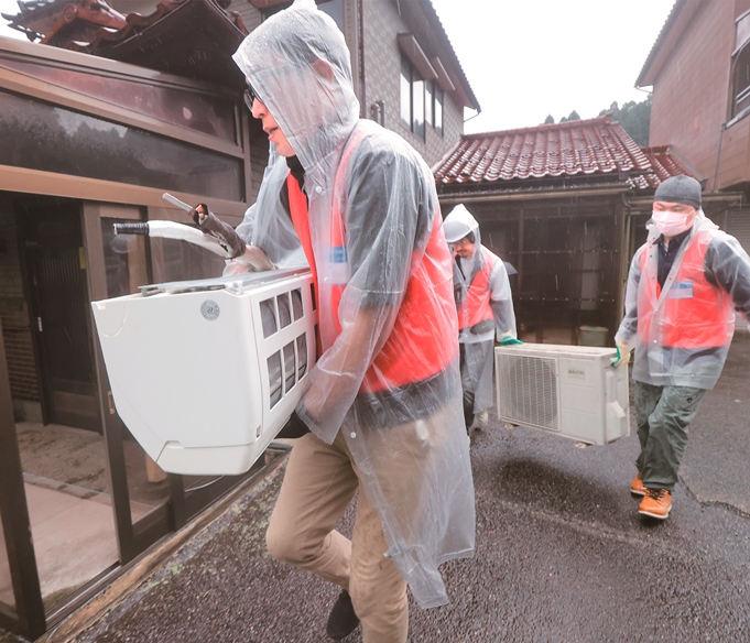 被災した家財の整理の様